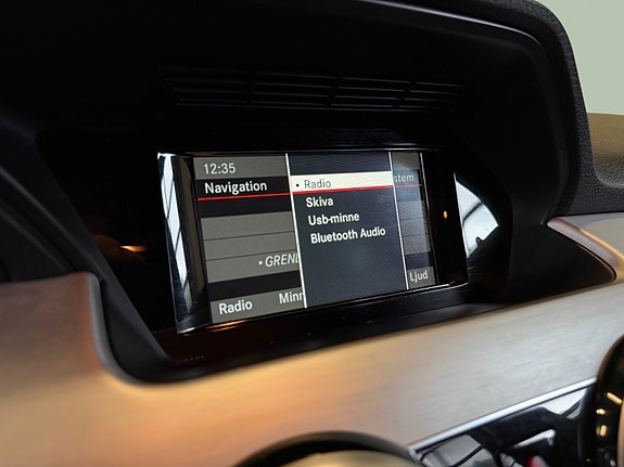 Mercedes-Benz GLK220 19 of 30