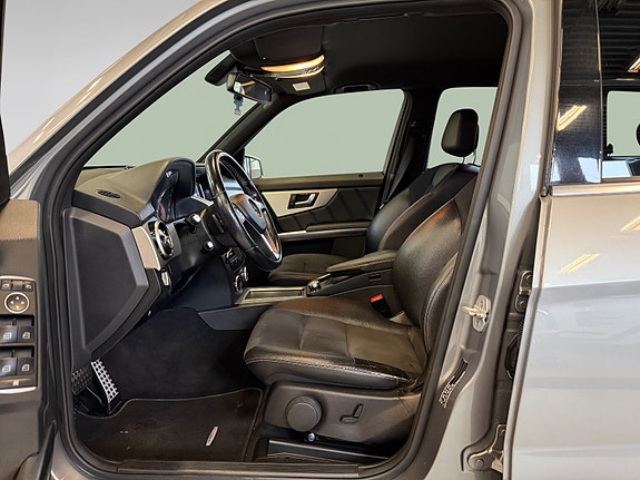 Mercedes-Benz GLK220 10 of 30
