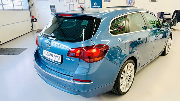 Opel Astra 4 of 30