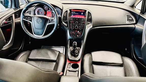 Opel Astra 18 of 30