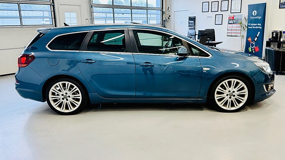 Opel Astra 3 of 30