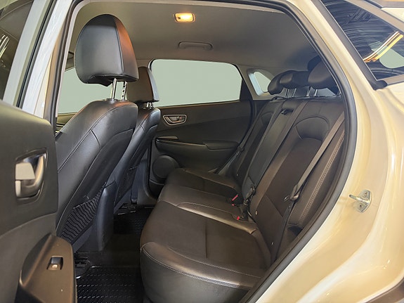 Hyundai Kona 12 of 26