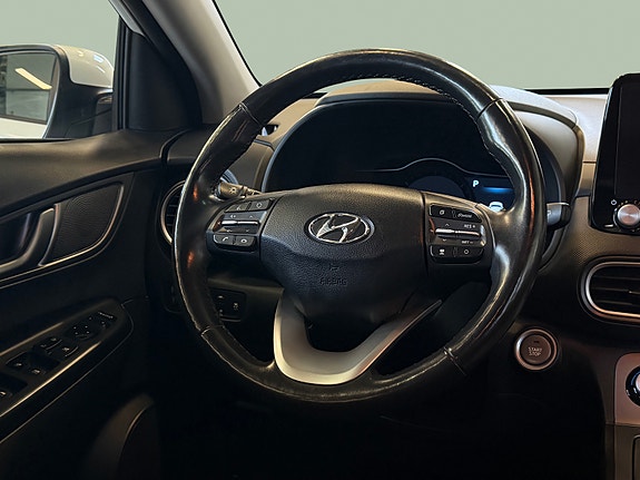 Hyundai Kona 17 of 26
