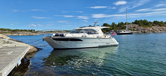 2023 - Marex 310 Sun Cruiser - VP D6-380 DPI - skipsreg! 3 of 12