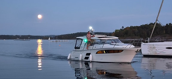 2023 - Marex 310 Sun Cruiser - VP D6-380 DPI - skipsreg! 8 of 12