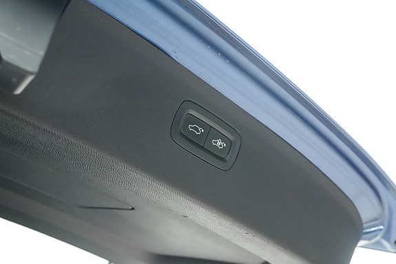 Volvo XC90 10 of 30