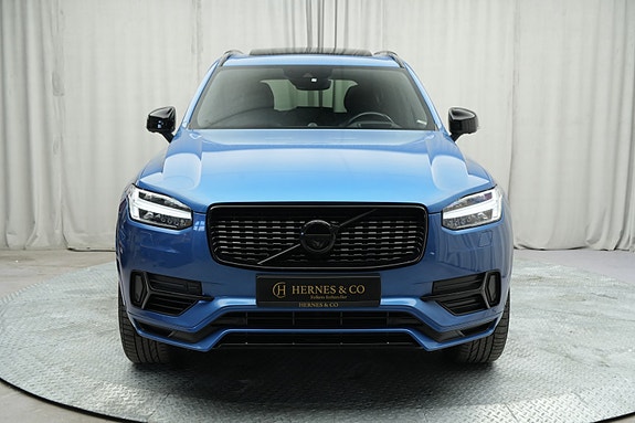Volvo XC90 16 of 30