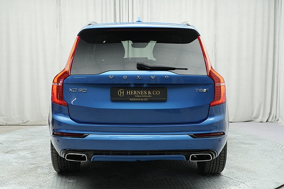 Volvo XC90 2 of 30