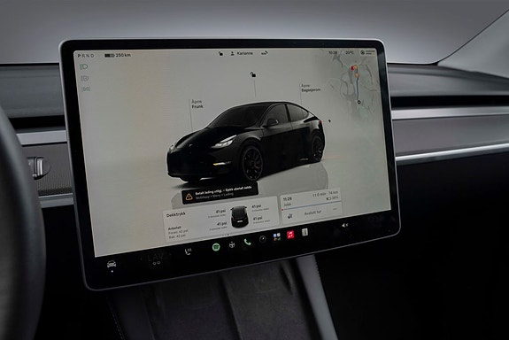 Tesla Model Y 10 of 25