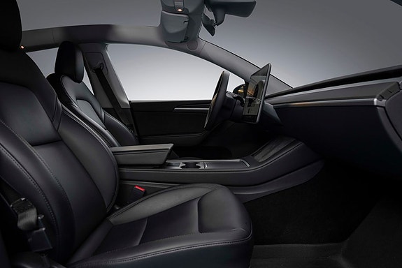 Tesla Model Y 19 of 25