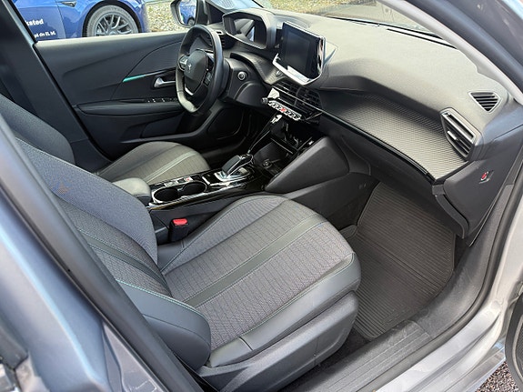 Peugeot 208 15 of 21
