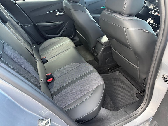 Peugeot 208 14 of 21