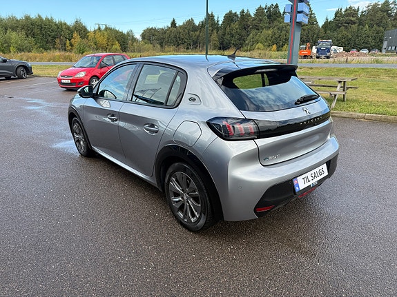 Peugeot 208 7 of 21