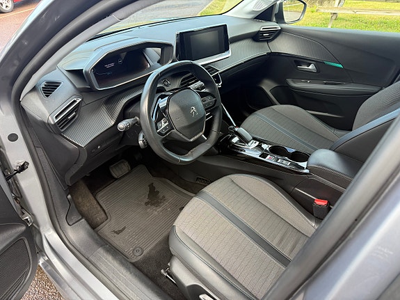 Peugeot 208 9 of 21