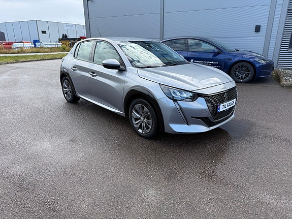 Peugeot 208 3 of 21