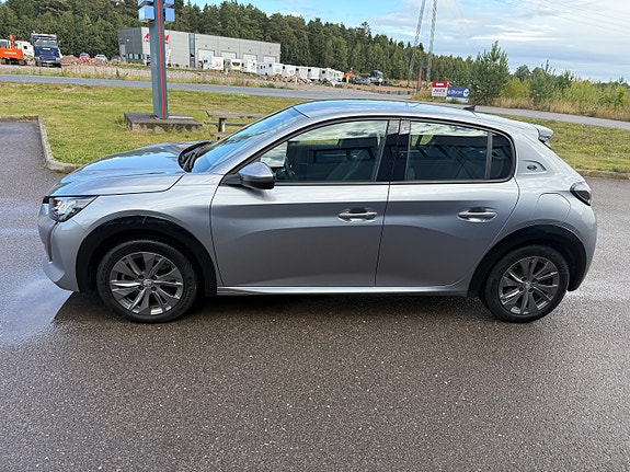 Peugeot 208 8 of 21