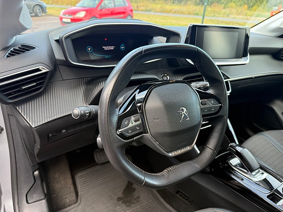 Peugeot 208 10 of 21
