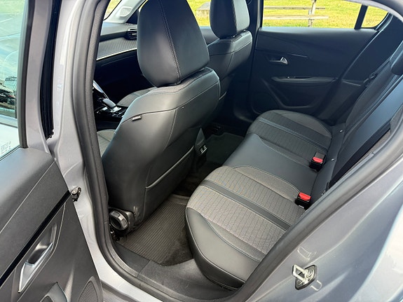 Peugeot 208 12 of 21