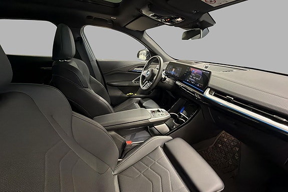 BMW iX2 15 of 21