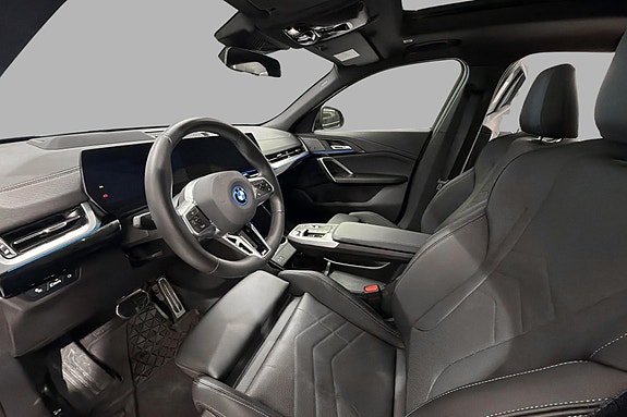 BMW iX2 10 of 21