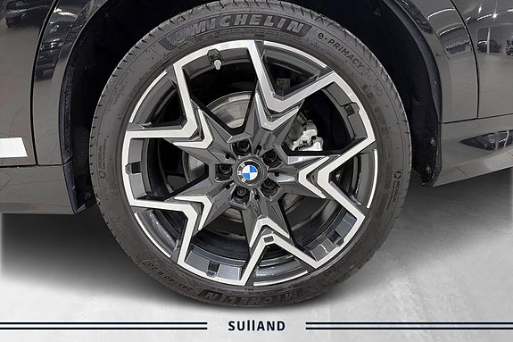 BMW iX2 20 of 21