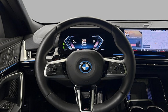 BMW iX2 11 of 21