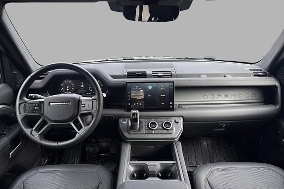 Land Rover Defender 110 11 of 15