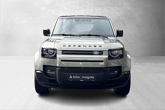 Land Rover Defender 110 2 of 15