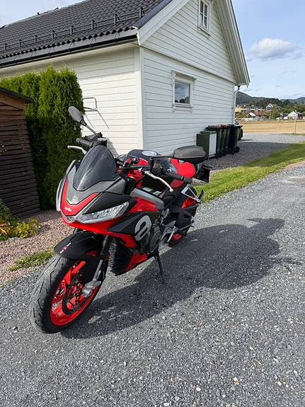Aprilia Tuono 660 2 of 5