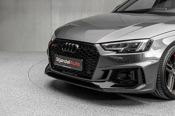 Audi RS4 3 of 30