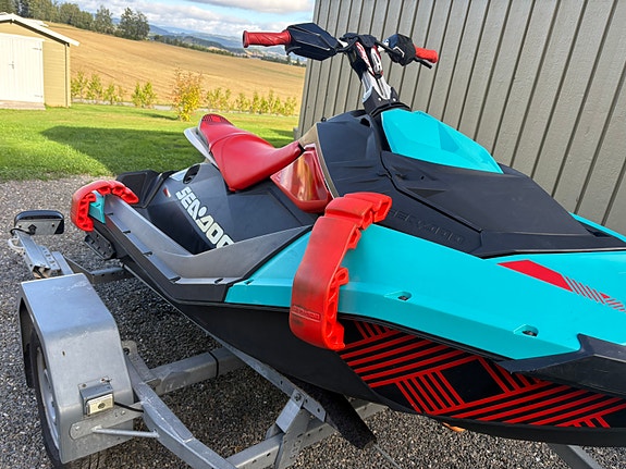 SEA DOO spark trixx 2up (127timer) få timer, få eiere, med henger! 8 of 14