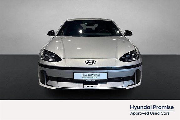 Hyundai Ioniq 6 2 of 25
