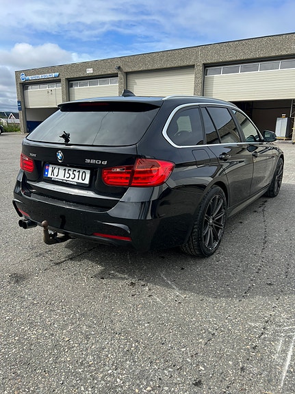 BMW 320d 3 of 11