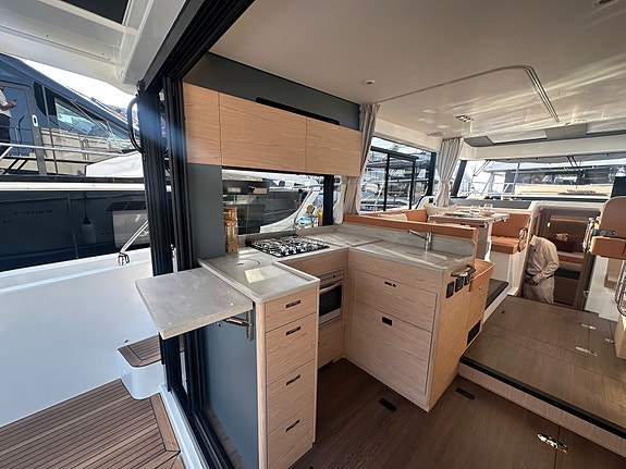 NYHET – BENETEAU SWIFT TRAWLER 43 4 of 18