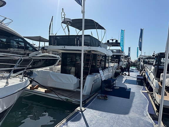 NYHET – BENETEAU SWIFT TRAWLER 43 2 of 18