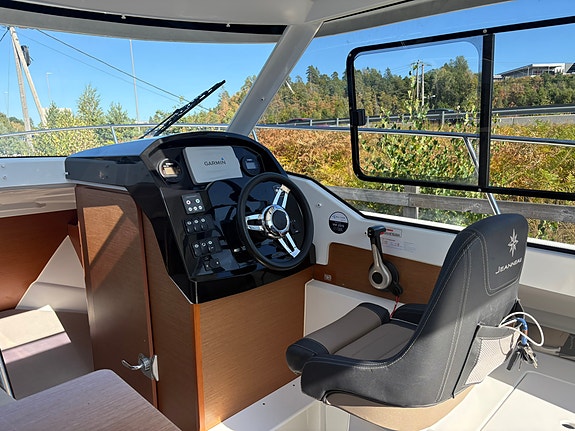 Jeanneau 795 Cruiser med Yamaha F150 | Bruktbåtsalg –dieselvarmer inkludert! 11 of 18