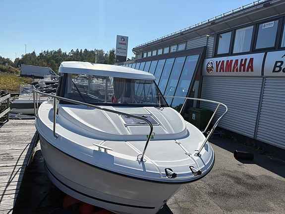 Jeanneau 795 Cruiser med Yamaha F150 | Bruktbåtsalg –dieselvarmer inkludert! 8 of 18