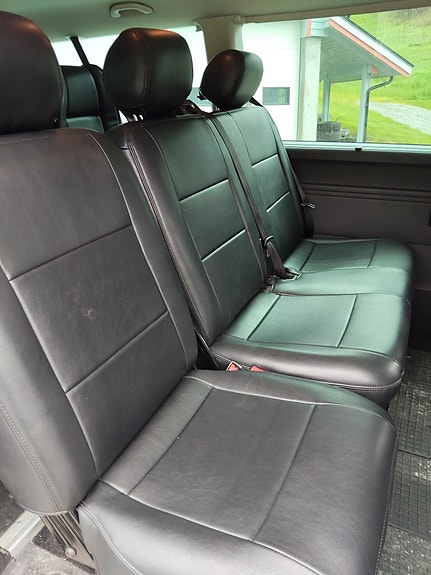 Volkswagen Caravelle 7 of 13