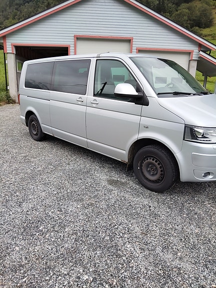 Volkswagen Caravelle 3 of 13