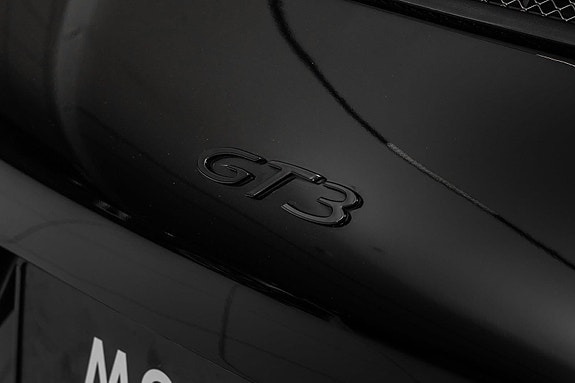 Porsche 911 GT3 13 of 30