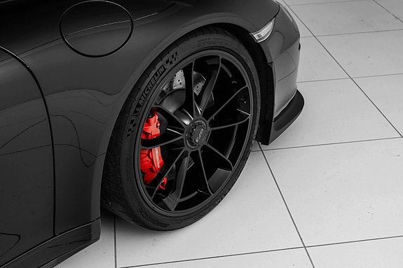Porsche 911 GT3 19 of 30