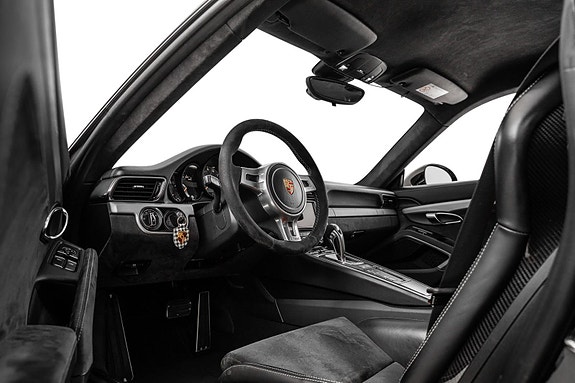 Porsche 911 GT3 9 of 30