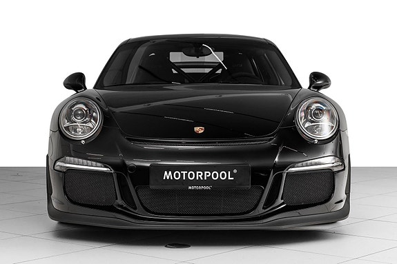 Porsche 911 GT3 4 of 30