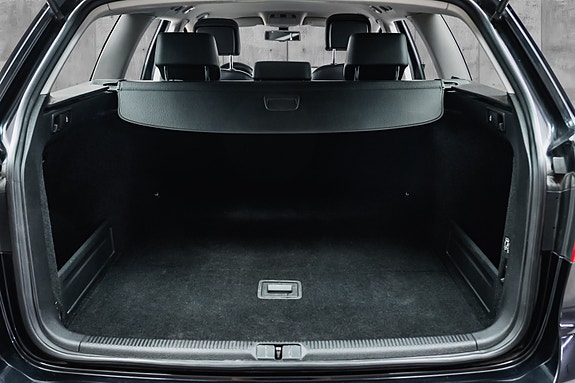Volkswagen Passat 29 of 29