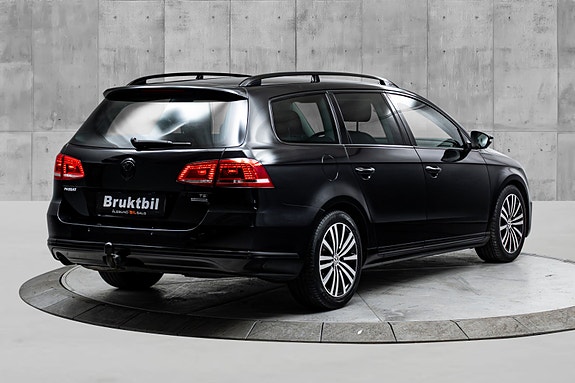 Volkswagen Passat 5 of 29