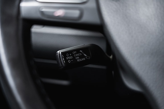 Volkswagen Passat 25 of 29