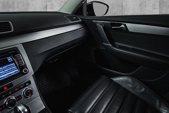 Volkswagen Passat 14 of 29