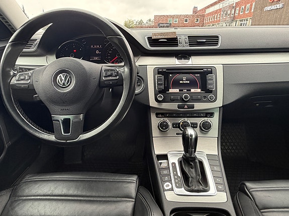 Volkswagen Passat 20 of 30