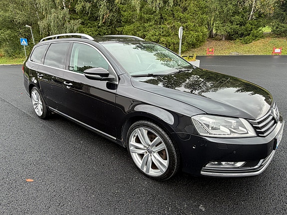 Volkswagen Passat 2 of 30