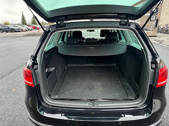 Volkswagen Passat 27 of 30